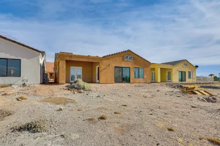 7 Mi to Golf: Mtn-view Retreat in Bullhead City