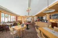 Hotel Mira