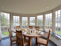 Dinas Noddfa - 5-Star