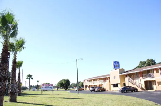 萊克威爾士經濟旅館