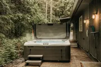30GS - BBQ - Hot Tub - Wi-Fi - Pets Okay - Sleeps 8 Cabin