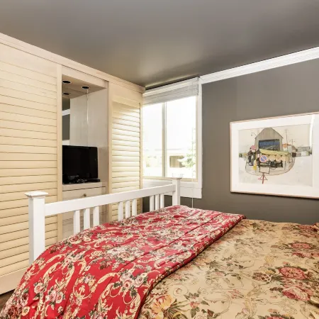 Comfortable & Modern 2 Bedroom Apartments - Right on the Slopes!
