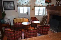 Logis Hôtel Auberge du Cheval Blanc Hotel a Vouzon