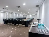 全爵士斯拉維耶羅酒店 鄰近巴特爾的酒店