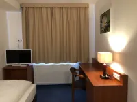 Hotel Mirabell فنادق في Neunkirchen am Brand