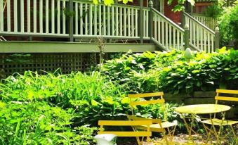 Plantation House Bed & Breakfast
