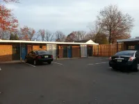 Americana Motel - Motels