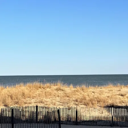 Cozy 2-bedroom condo with AC, WiFi in enjoyable Ocean City
