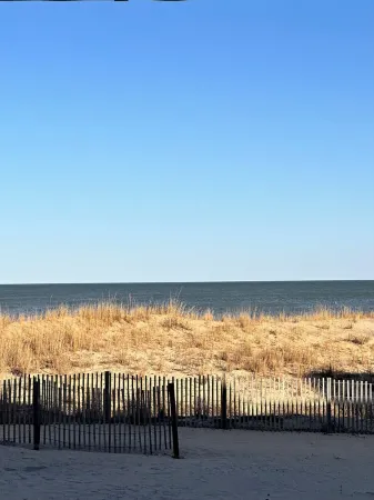 Cozy 2-bedroom condo with AC, WiFi in enjoyable Ocean City