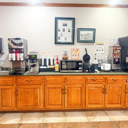 Country Trails Inn &Suites