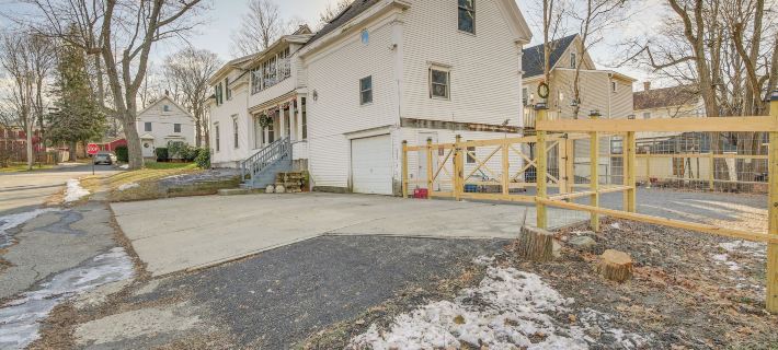 Tasteful Gardiner Triplex Near Downtown Augusta! Ξενοδοχεία στην πόλη Kennebec County