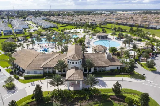 Stunning 5Bd w Pool Close to Disney at Champions Gate 8956