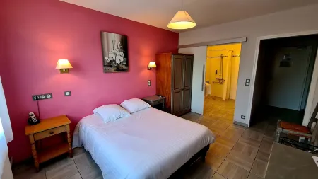 Logis Hôtel Restaurant l'Unique Отели в г. Безанкур