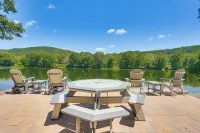 [City] Farm w/ 120 Acres, Mtn & Water Views! - Boutique