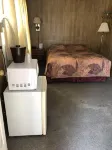 Coronado West Motel - parking