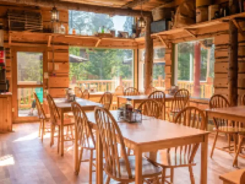 HI Banff Alpine Centre - Hostel Hotels in Banff