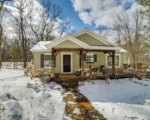 Fish, Hike and Hunt Lakeside Newaygo Cottage Hotels in Newaygo County