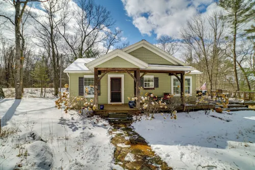 Fish, Hike and Hunt Lakeside Newaygo Cottage