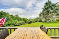 Banner Elk Mountain-View Condo: 3 Mi to Skiing!