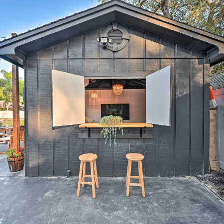 Private Pool & Hot Tubs: Luxe Brandon Oasis!