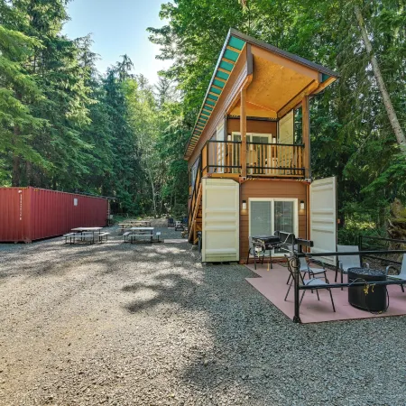 Unique Container Studio w/ Deck & Fire Pit!