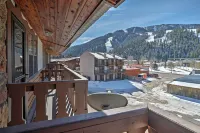 Red River Home w/ 2 Balconies - 1 Block to Main St - Lejligheder