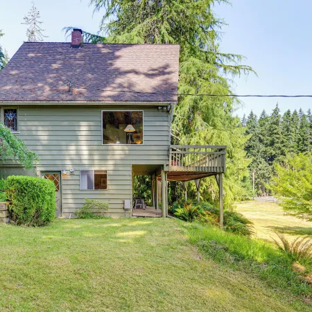 Langley Forest Cabin w/ Grill < 2 Mi to Downtown!