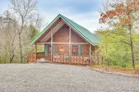 2-Tier Deck & Hot Tub: Quiet Sevierville Cabin - spa