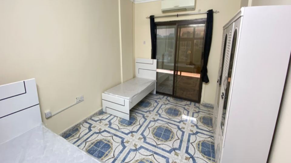 Female sharing room in city center