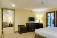 Buena Park Grand Hotel & Suites Các khách sạn gần Nobel University