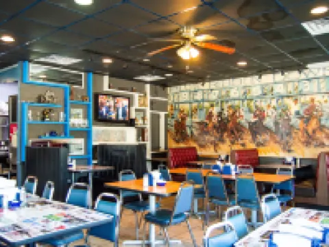 บลูเจย์ อินน์แอนด์สวีทส์ โรงแรมในSallisaw