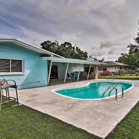 Sarasota Home w/ Large Backyard & Water Access