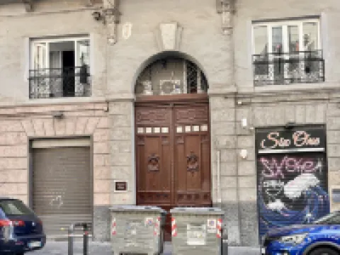 エレガンス・ルームズ・スパッカナポリ ナポリのホテル