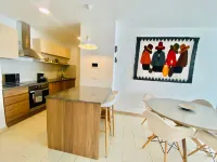 Beautiful apt-balcony in La Carolina 70” QLED TV