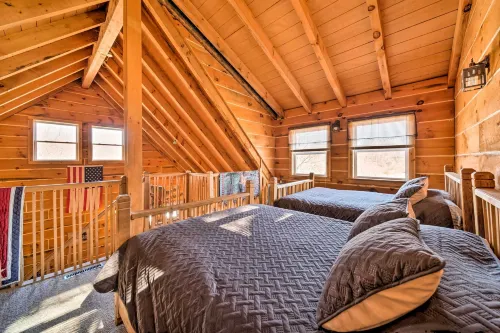 Secluded Spragueville Cabin by Atv Trails and River! - 3-Star