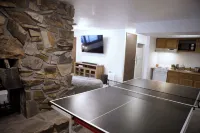 Watch the Northern Lights from the Deck and the Jacuzzi! Roast by a Cozy Fire!