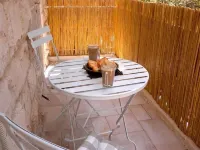 Gorgeous 2 Bedroom Kosher  Apt. in Nachlaot, Adjacent to Town