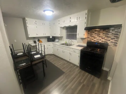 Ultimate Game House with Pool & Foosball Table Hotels in Rockford