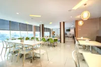 Max Hotel Hotel a Panakkukang
