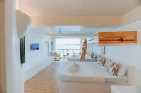 Sundowners Vacation Villas Bolinao Hotel di Bolinao
