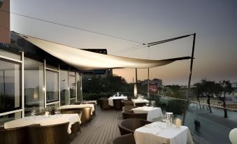 City Hotel