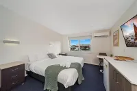 Carlton Suites