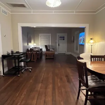 Charmer 2bed house fenced in Broken Arrow. Rose District 1 block off Main pet ok