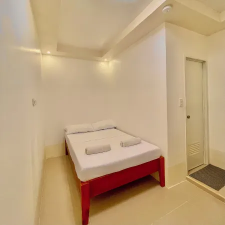 Iwa Hotel Отели рядом с достопримечательностью «Колледж Бохоль Институт оф Текнолоджи Интернешнел»