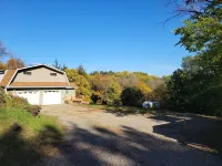 Lewis & Clark Trail Hideaway, SD side /  2 min to the lake / 10 min to Yankton. Hotels in West Yankton