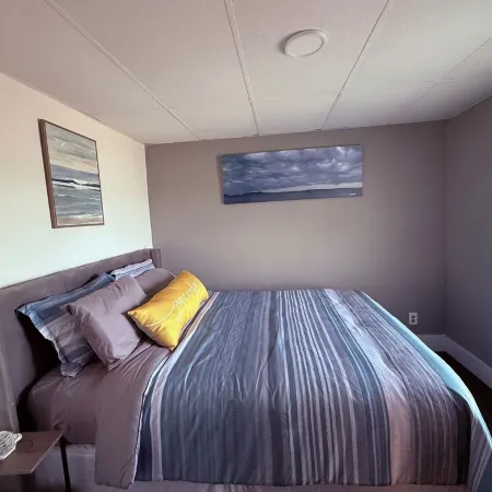 Coastal Living in the heart of St. Ignace.