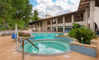 Best Western Plus Arroyo Roble Hotel  Creekside Villas
