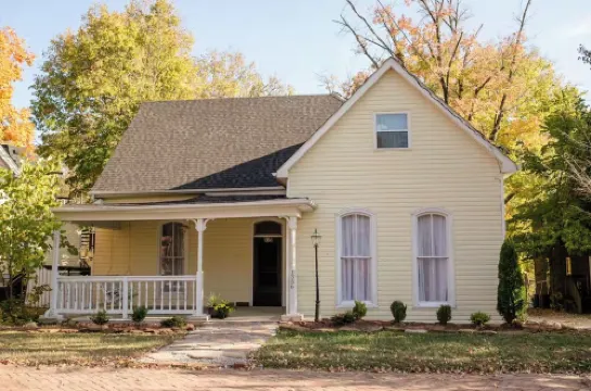 Golden Gather: Holiday Magic in the Heart of Downtown