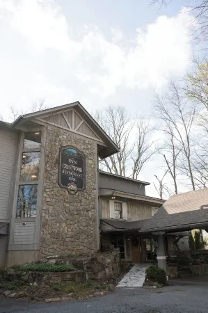 Inn at Crestwood Отели в г. Монтесума