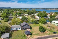 Waterfront Granbury Home w/ Electric Fireplace! - Kitchens